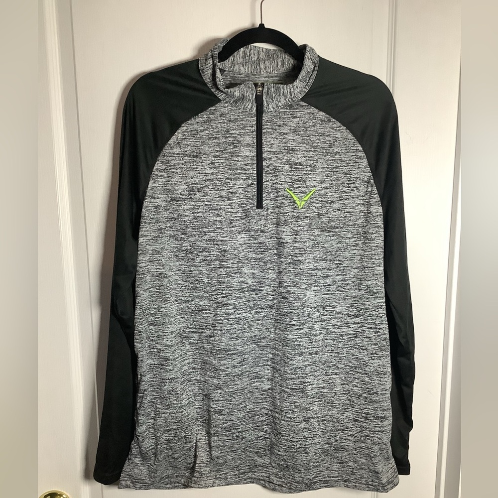 Verbero Breathable Gray and Black Quarter-Zip Pullover
